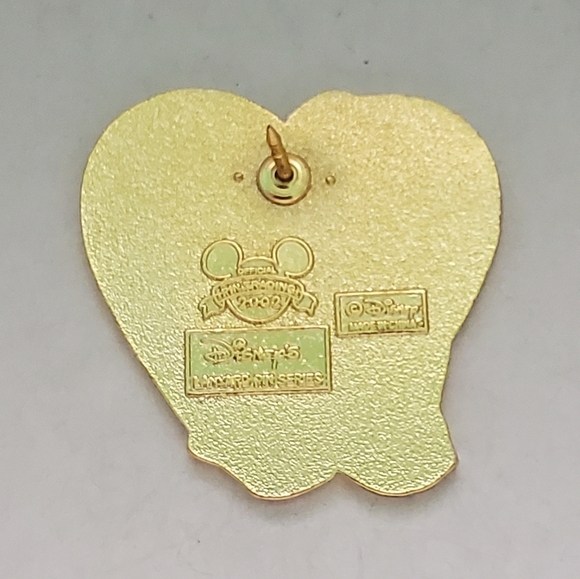 Disney Pin Trading Couples Pocahontas & John Smith Heart Lanyard Pin Series - Picture 4 of 4